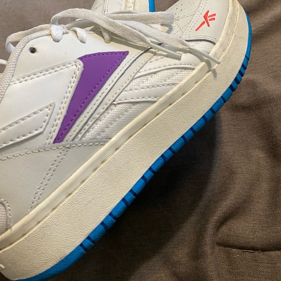 reebok shoes - Picture 3 of 3